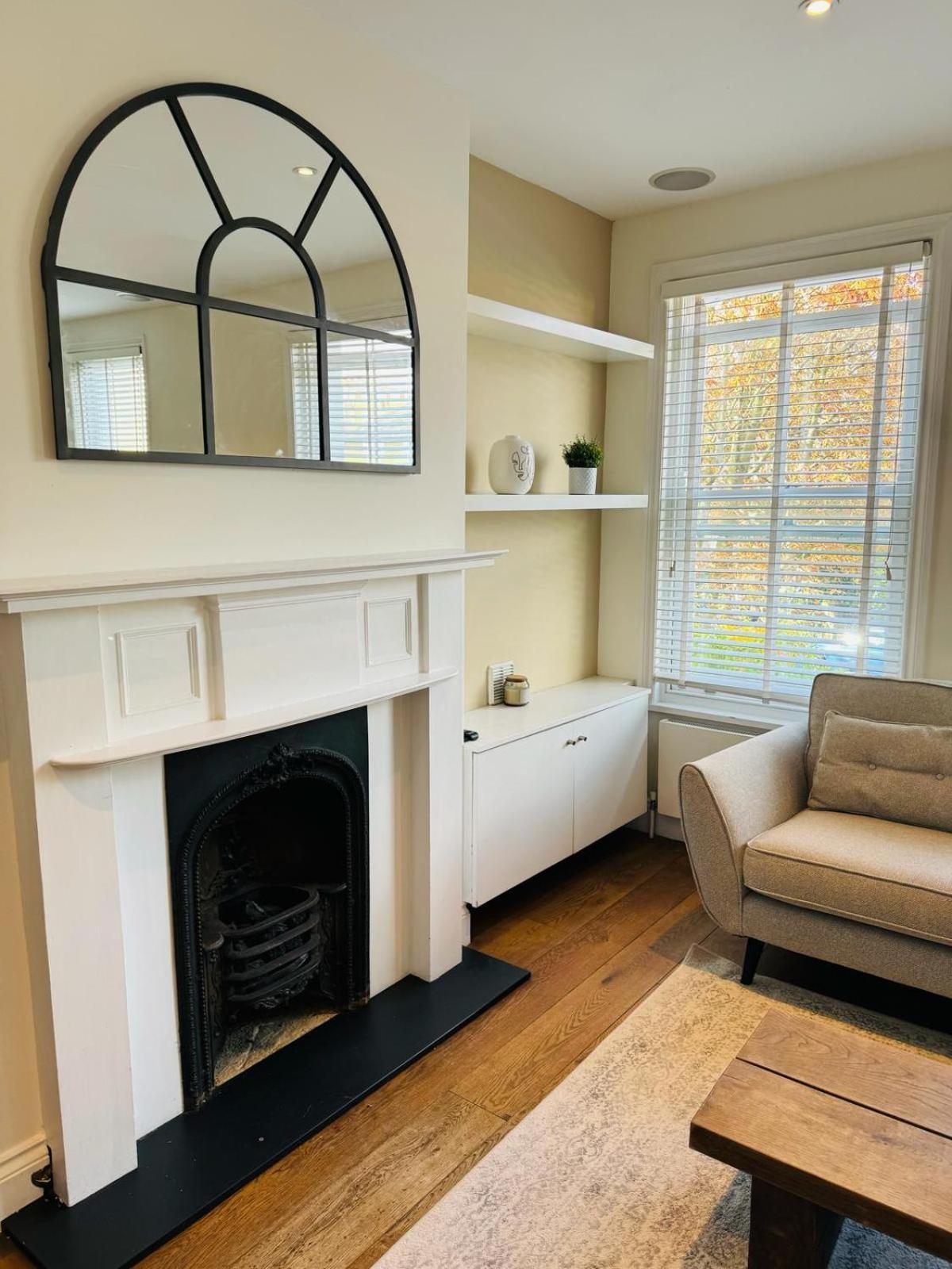 ロンドンStunning Flat In Chiswickアパートメント エクステリア 写真
