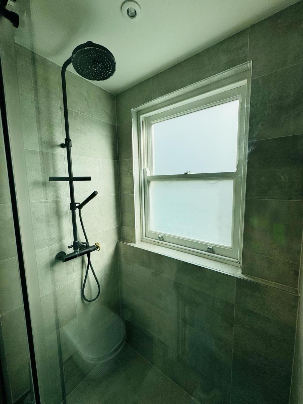 ロンドンStunning Flat In Chiswickアパートメント エクステリア 写真