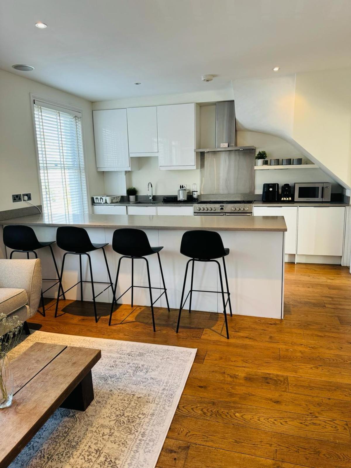 ロンドンStunning Flat In Chiswickアパートメント エクステリア 写真