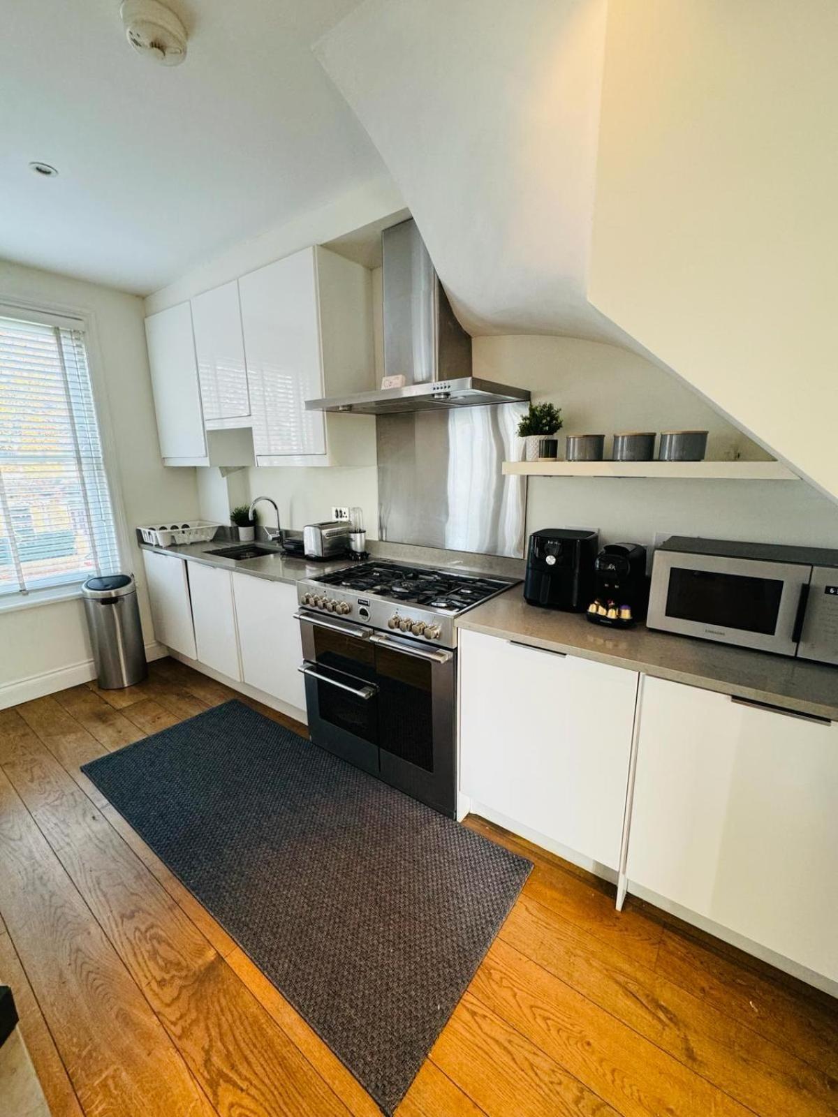 ロンドンStunning Flat In Chiswickアパートメント エクステリア 写真