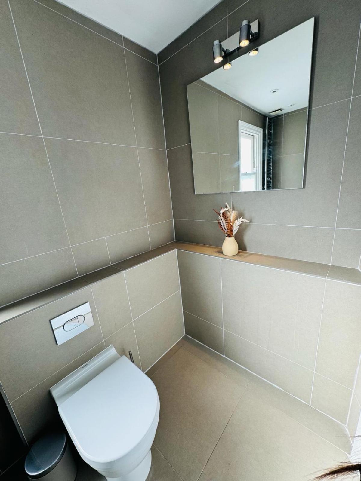 ロンドンStunning Flat In Chiswickアパートメント エクステリア 写真